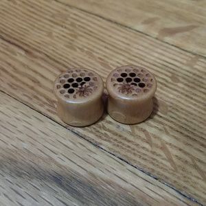 1/2 inch wooden plugs